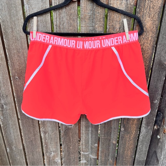 Under Armour Wm’s Woven Play Up Active Heat Gear Loose Running Shorts NWT Sz L - Picture 8 of 16